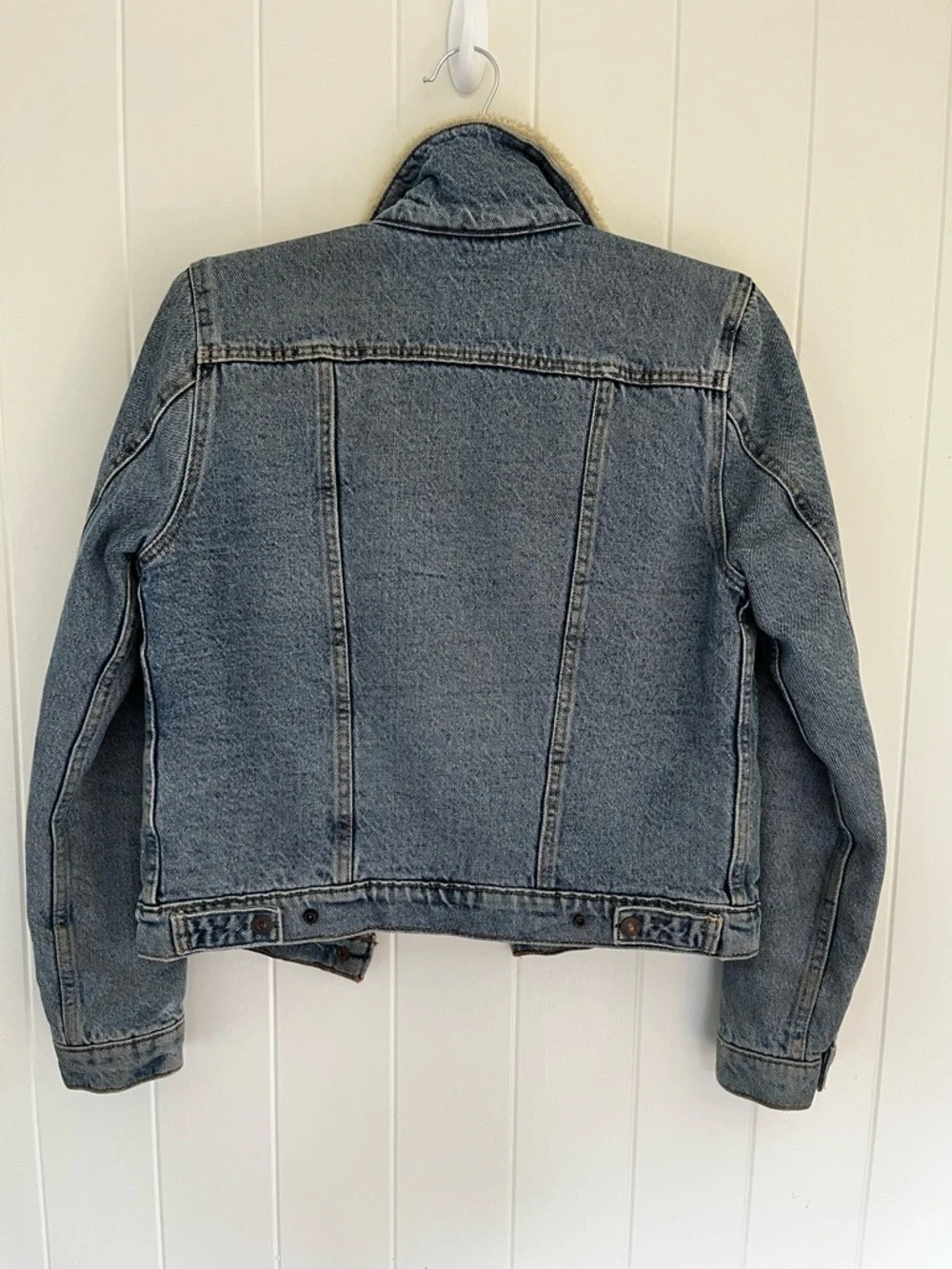 Levi’s Sherpa-Lined Denim Trucker Jacket – Classic Blue – Size S - Picture 4 of 7